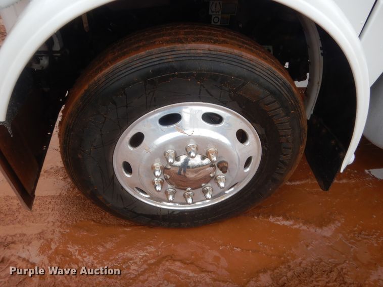 image for item HG9614 2012 Peterbilt 388  semi truck