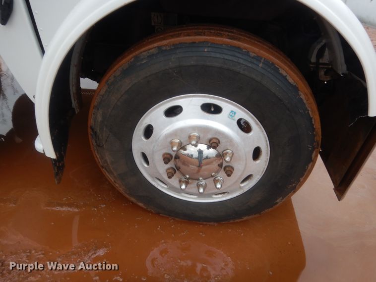 image for item HG9614 2012 Peterbilt 388  semi truck