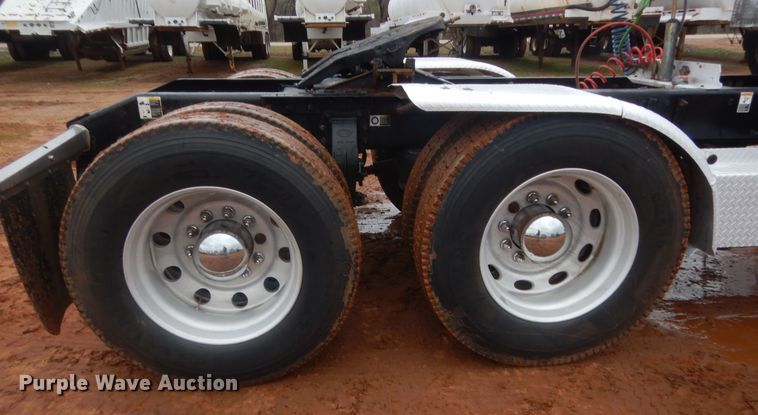 image for item HG9614 2012 Peterbilt 388  semi truck