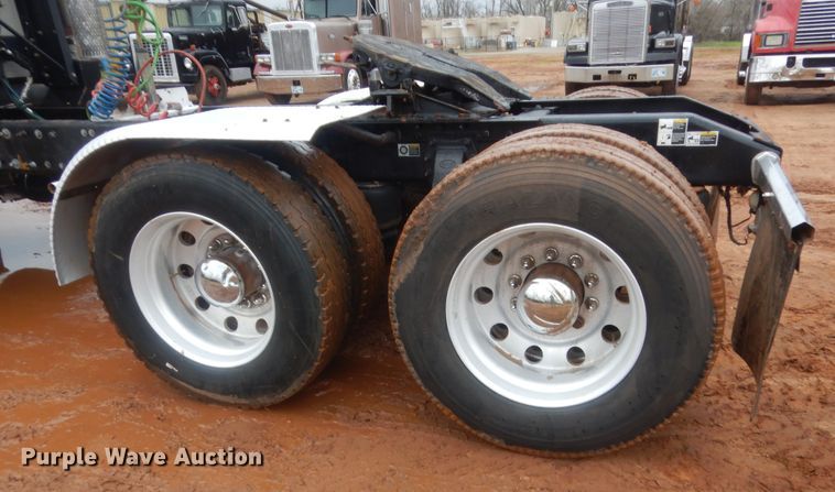 image for item HG9614 2012 Peterbilt 388  semi truck