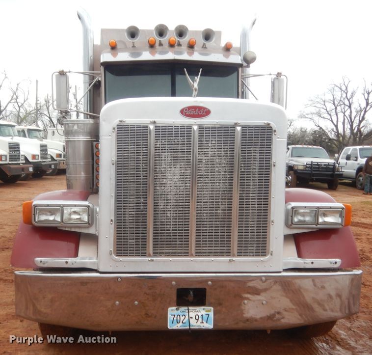 image for item HG9615 1998 Peterbilt 379  semi truck