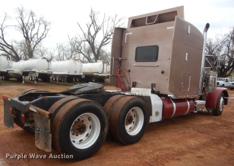 image for item HG9615 1998 Peterbilt 379  semi truck