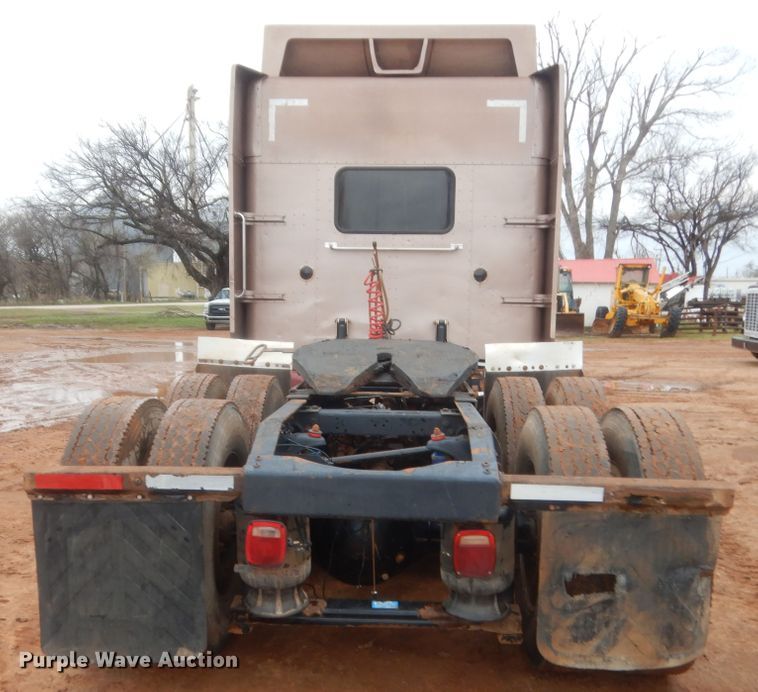 image for item HG9615 1998 Peterbilt 379  semi truck