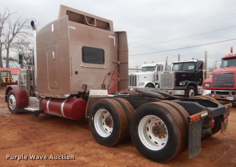 image for item HG9615 1998 Peterbilt 379  semi truck