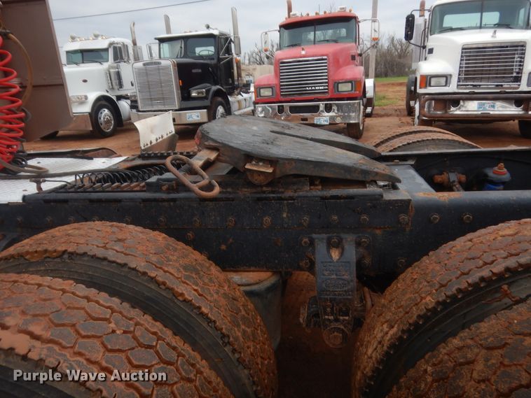 image for item HG9615 1998 Peterbilt 379  semi truck