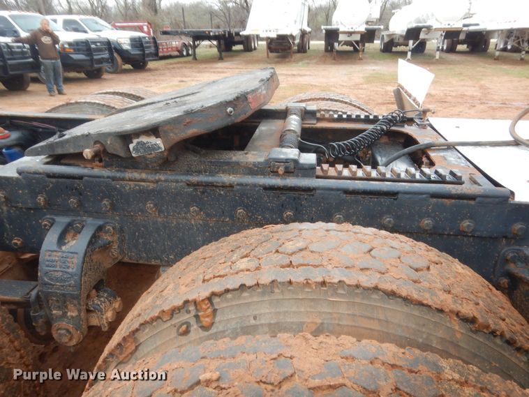 image for item HG9615 1998 Peterbilt 379  semi truck