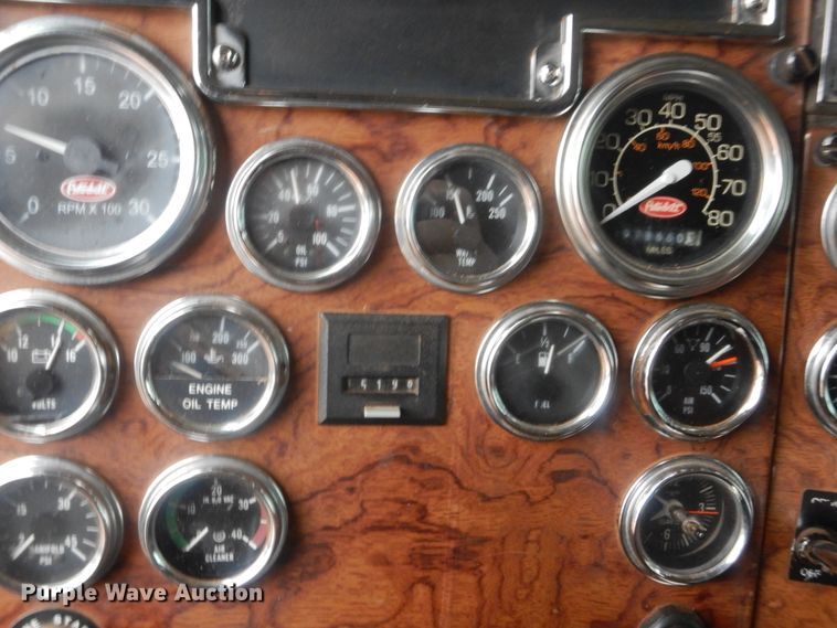 image for item HG9615 1998 Peterbilt 379  semi truck