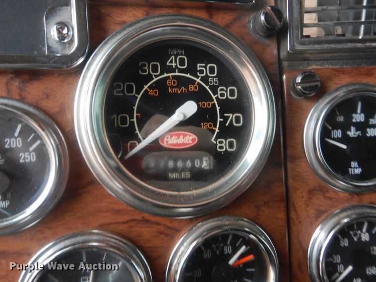 image for item HG9615 1998 Peterbilt 379  semi truck