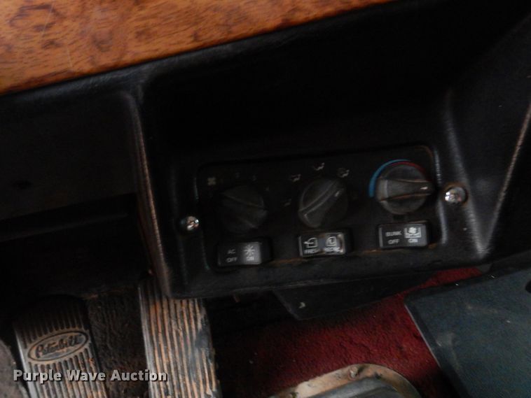 image for item HG9615 1998 Peterbilt 379  semi truck