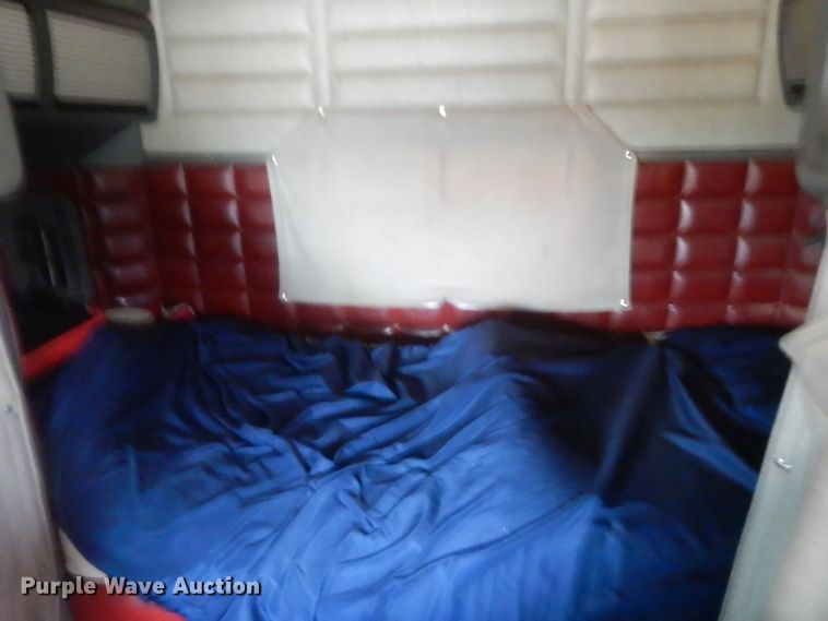 image for item HG9615 1998 Peterbilt 379  semi truck