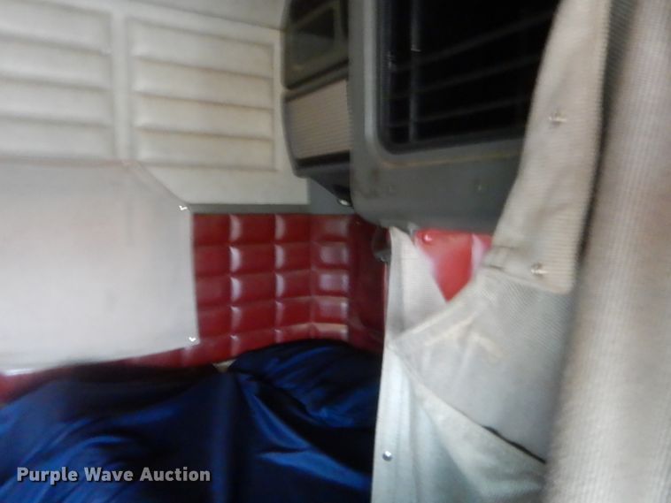 image for item HG9615 1998 Peterbilt 379  semi truck