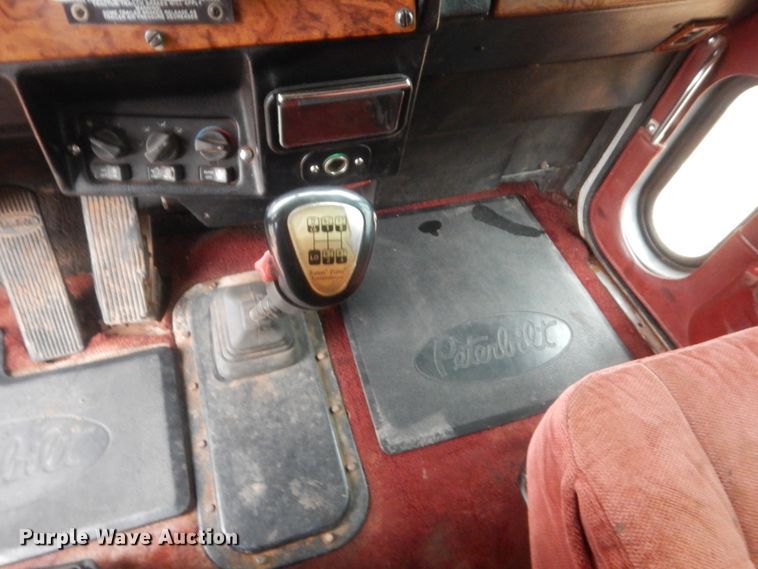 image for item HG9615 1998 Peterbilt 379  semi truck