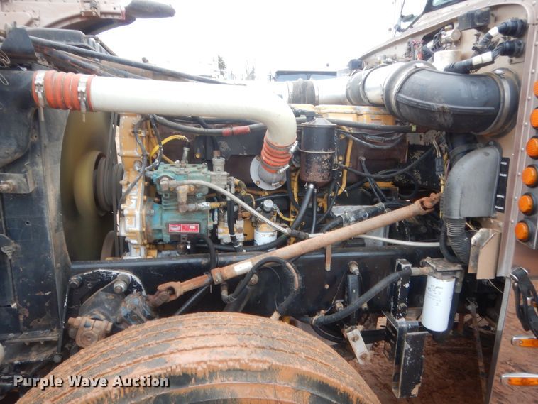 image for item HG9615 1998 Peterbilt 379  semi truck