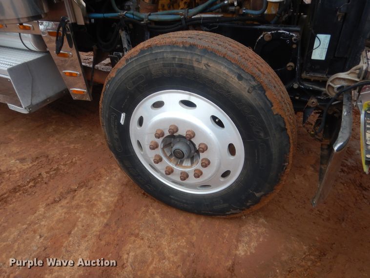 image for item HG9615 1998 Peterbilt 379  semi truck