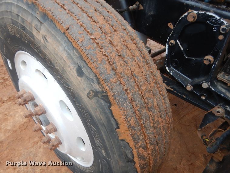 image for item HG9615 1998 Peterbilt 379  semi truck