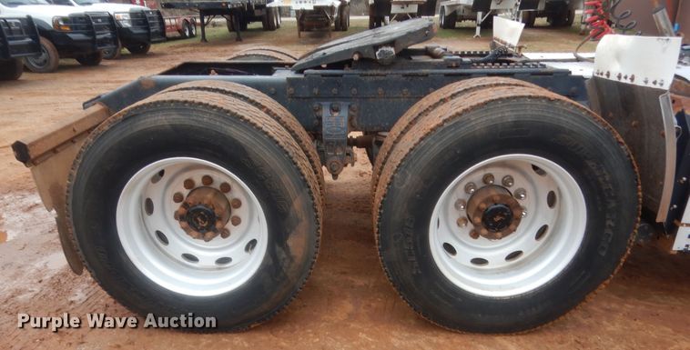 image for item HG9615 1998 Peterbilt 379  semi truck