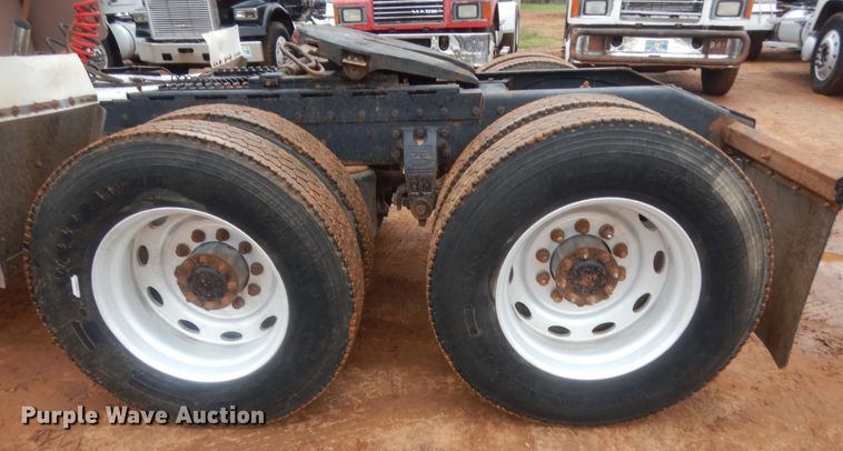 image for item HG9615 1998 Peterbilt 379  semi truck