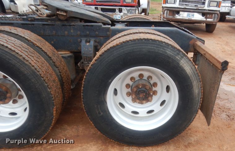 image for item HG9615 1998 Peterbilt 379  semi truck