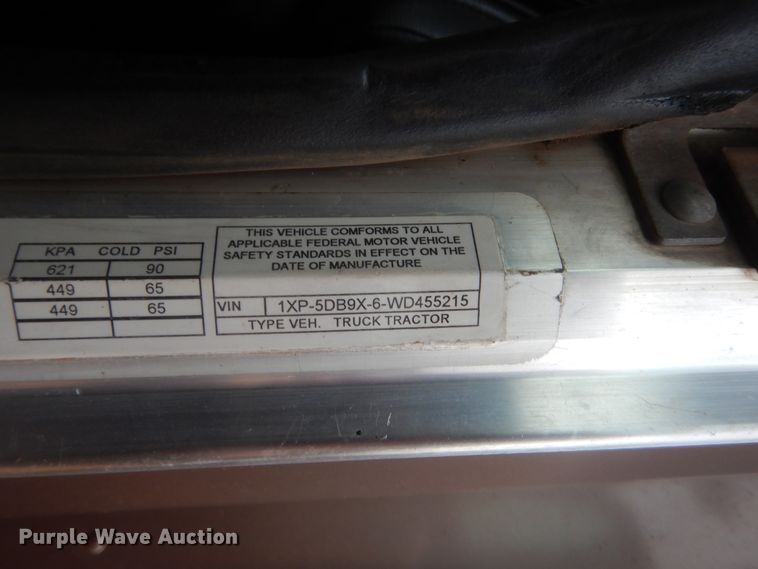 image for item HG9615 1998 Peterbilt 379  semi truck