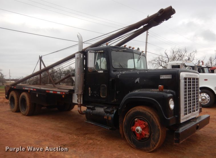 image for item HG9616 1972 International F4370  winch truck