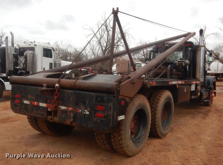 image for item HG9616 1972 International F4370  winch truck