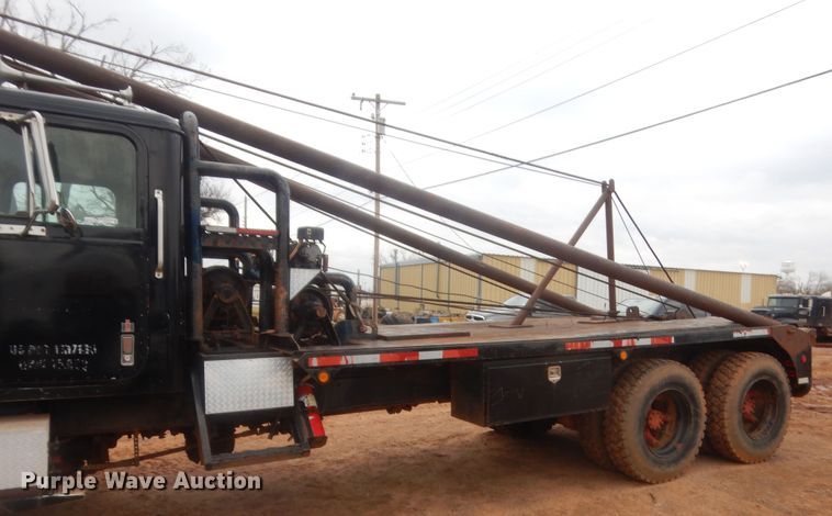 image for item HG9616 1972 International F4370  winch truck