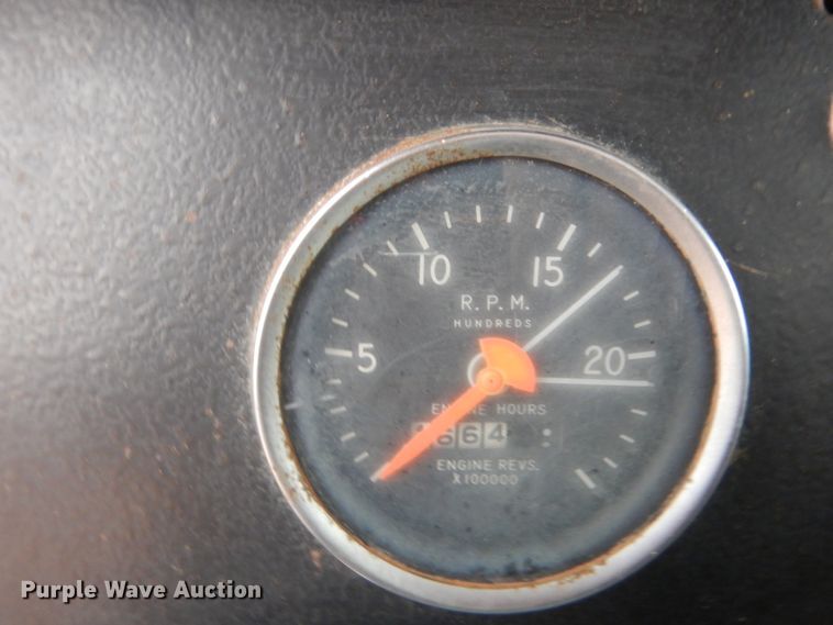 image for item HG9616 1972 International F4370  winch truck