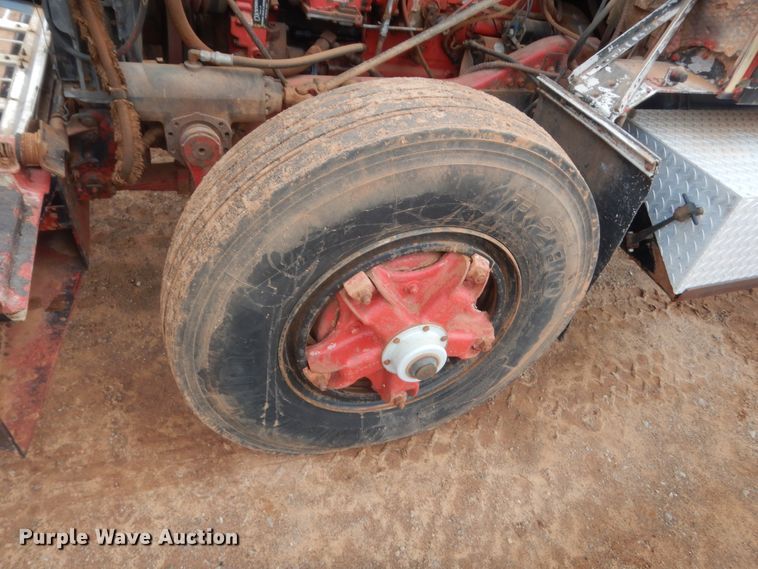 image for item HG9616 1972 International F4370  winch truck