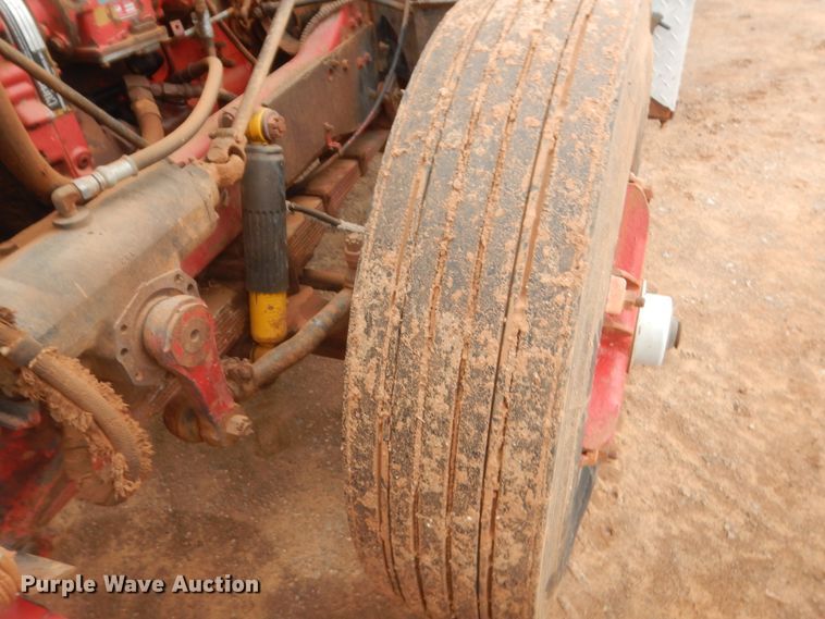 image for item HG9616 1972 International F4370  winch truck