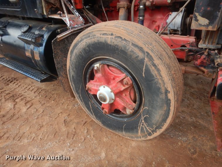 image for item HG9616 1972 International F4370  winch truck