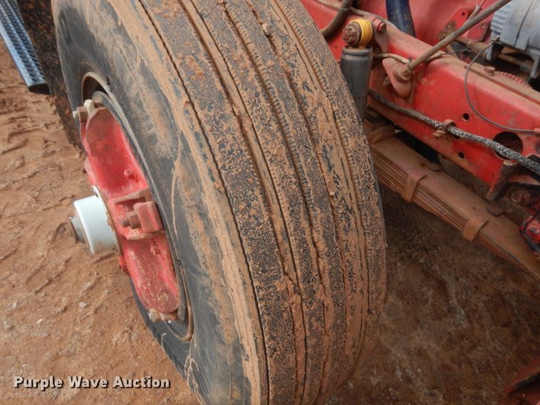 image for item HG9616 1972 International F4370  winch truck