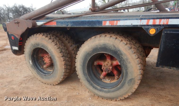 image for item HG9616 1972 International F4370  winch truck