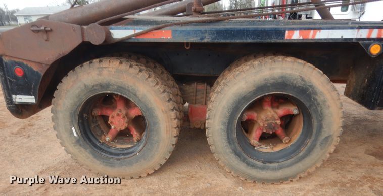 image for item HG9616 1972 International F4370  winch truck