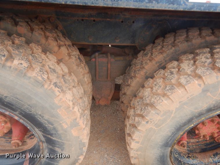 image for item HG9616 1972 International F4370  winch truck