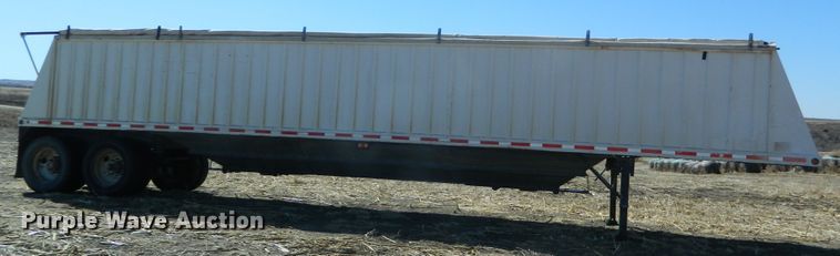 image for item DF4696 2002 Neville grain trailer
