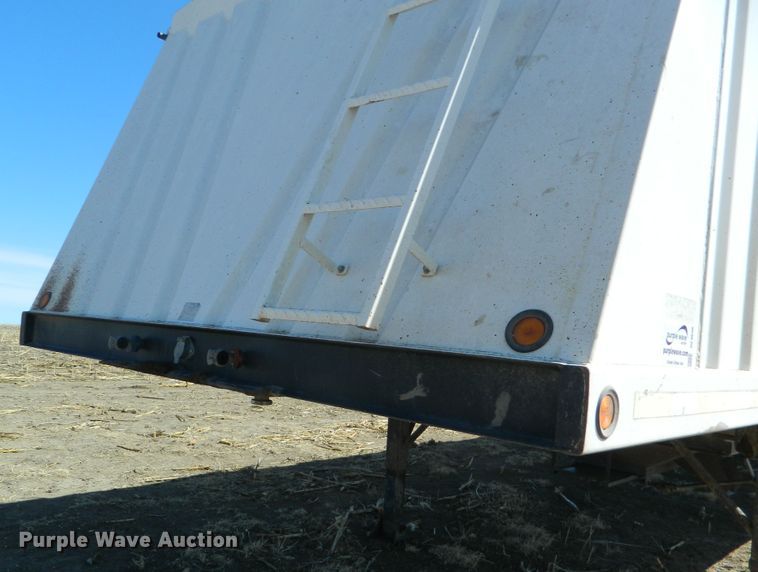 image for item DF4696 2002 Neville grain trailer