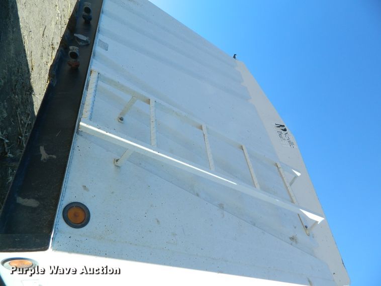 image for item DF4696 2002 Neville grain trailer