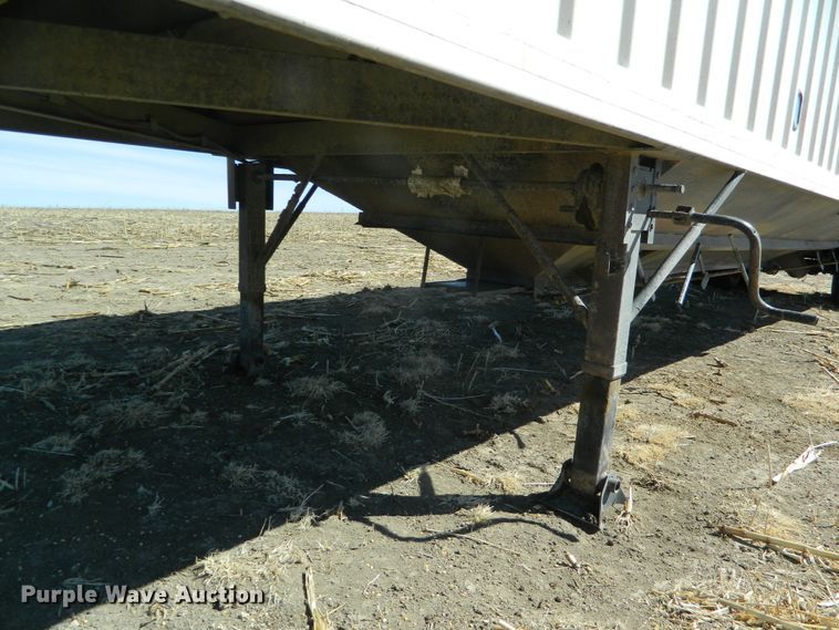 image for item DF4696 2002 Neville grain trailer