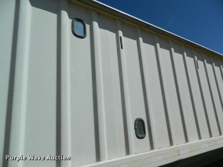 image for item DF4696 2002 Neville grain trailer
