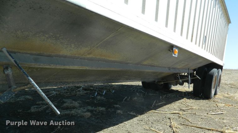 image for item DF4696 2002 Neville grain trailer