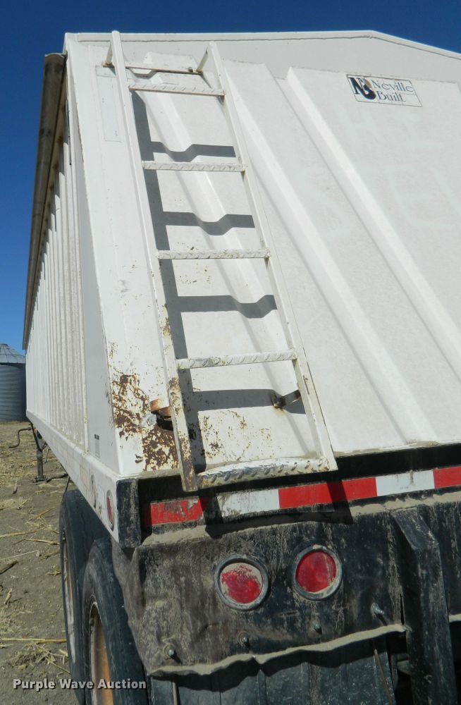 image for item DF4696 2002 Neville grain trailer