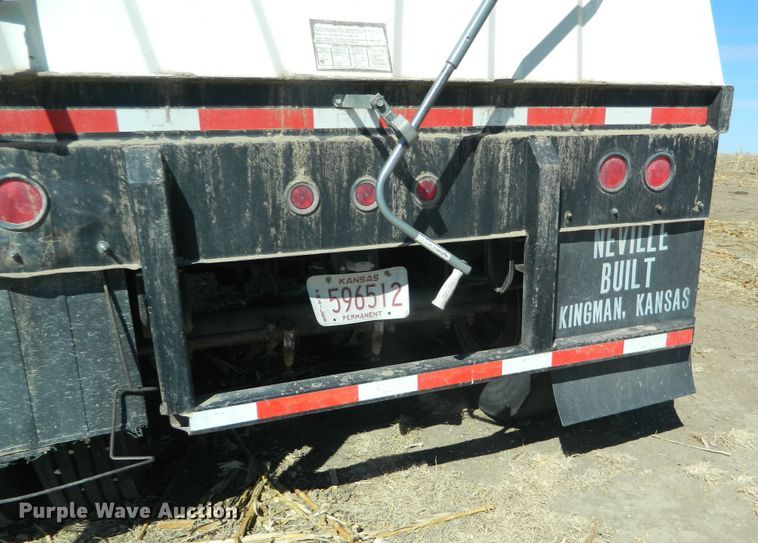 image for item DF4696 2002 Neville grain trailer