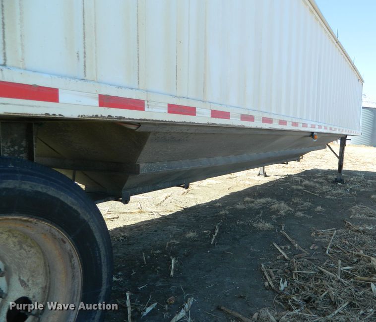 image for item DF4696 2002 Neville grain trailer