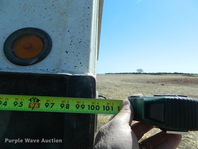 image for item DF4696 2002 Neville grain trailer