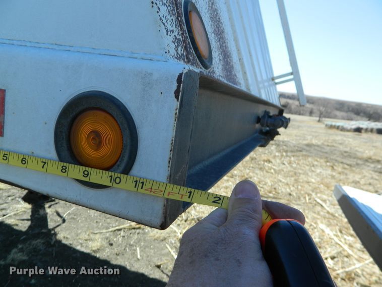 image for item DF4696 2002 Neville grain trailer