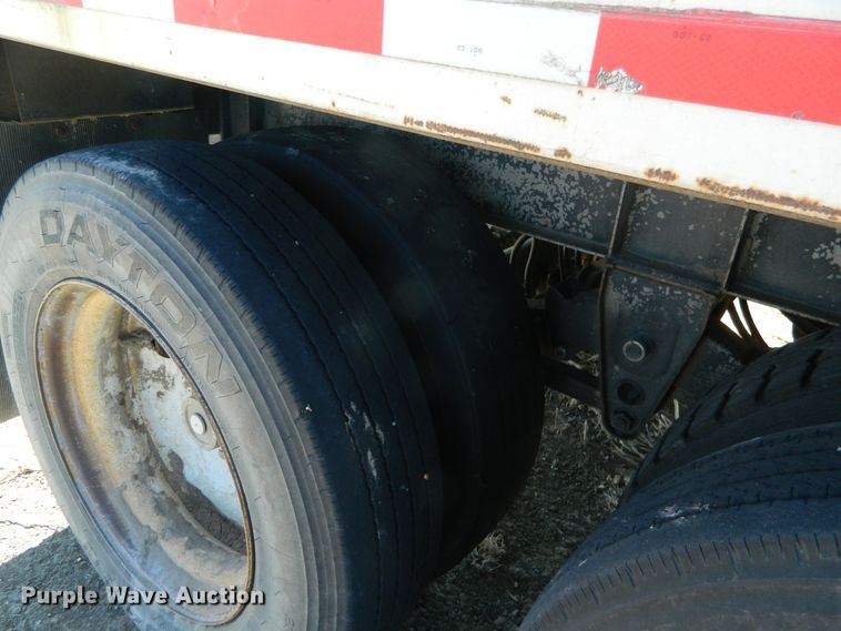 image for item DF4696 2002 Neville grain trailer