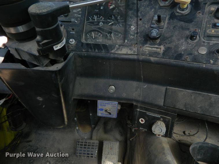 image for item DF4697 1992 White GMC  semi truck