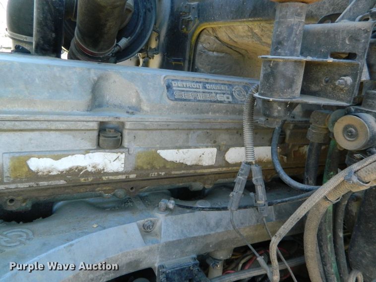 image for item DF4697 1992 White GMC  semi truck