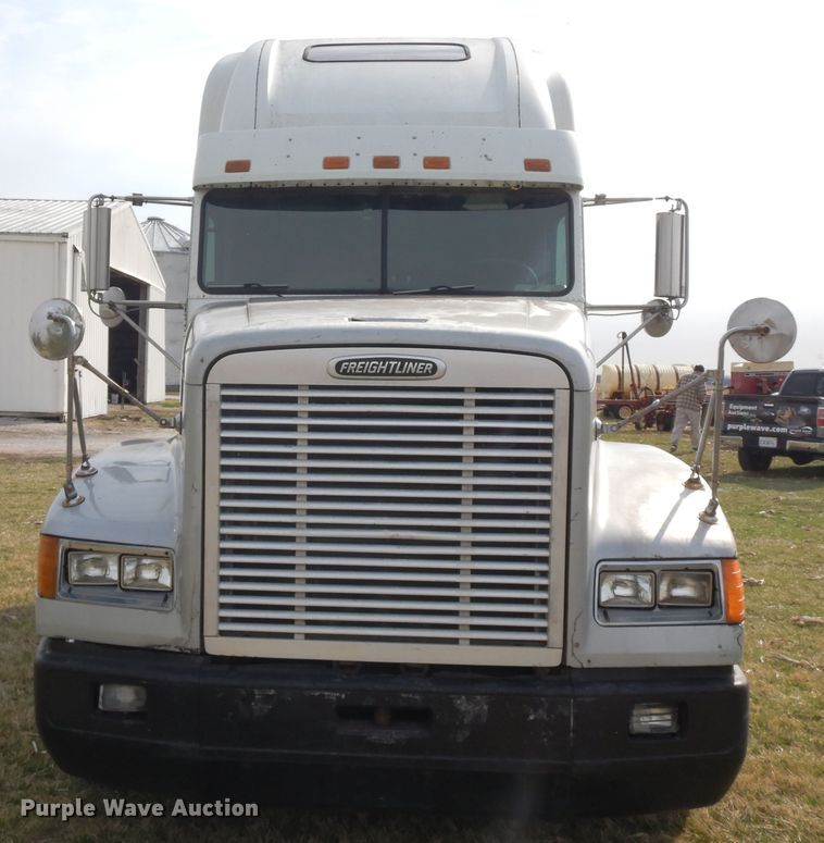 image for item DF6764 1999 Freightliner FLD 120  semi truck
