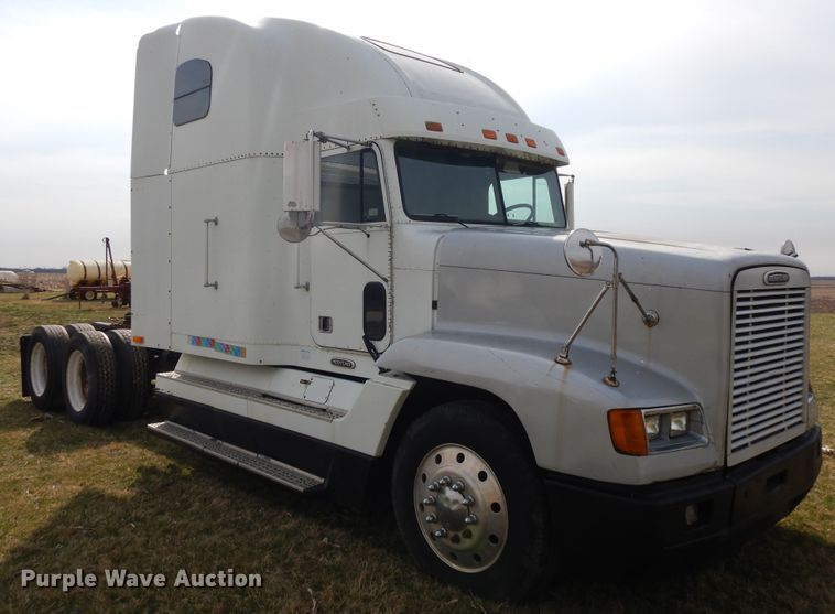 image for item DF6764 1999 Freightliner FLD 120  semi truck